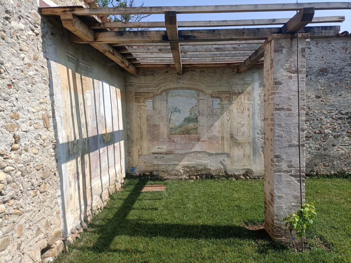 pergola e affreschi